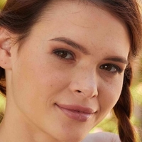 Kinsley White Nude